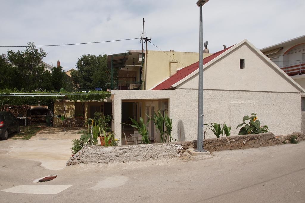 Apartments Viktorija Starigrad Paklenica Exteriör bild