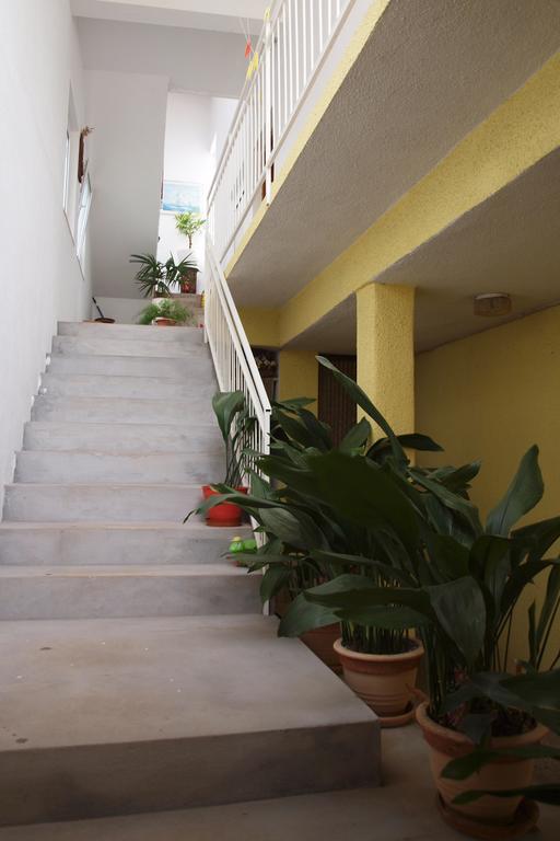 Apartments Viktorija Starigrad Paklenica Exteriör bild