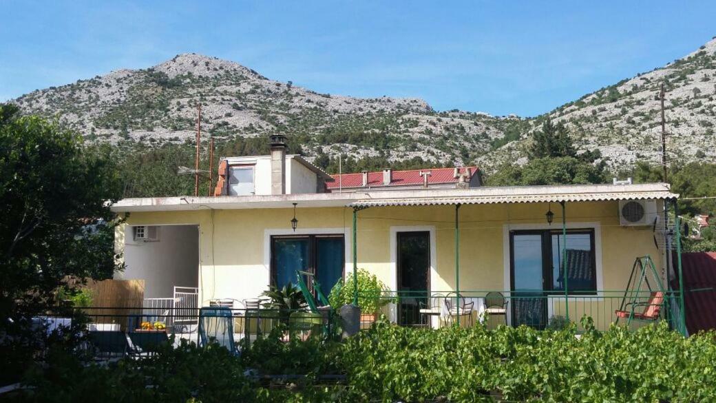 Apartments Viktorija Starigrad Paklenica Exteriör bild