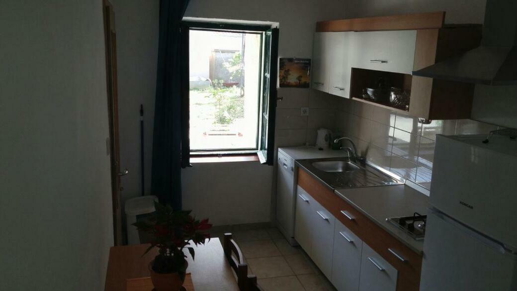 Apartments Viktorija Starigrad Paklenica Exteriör bild