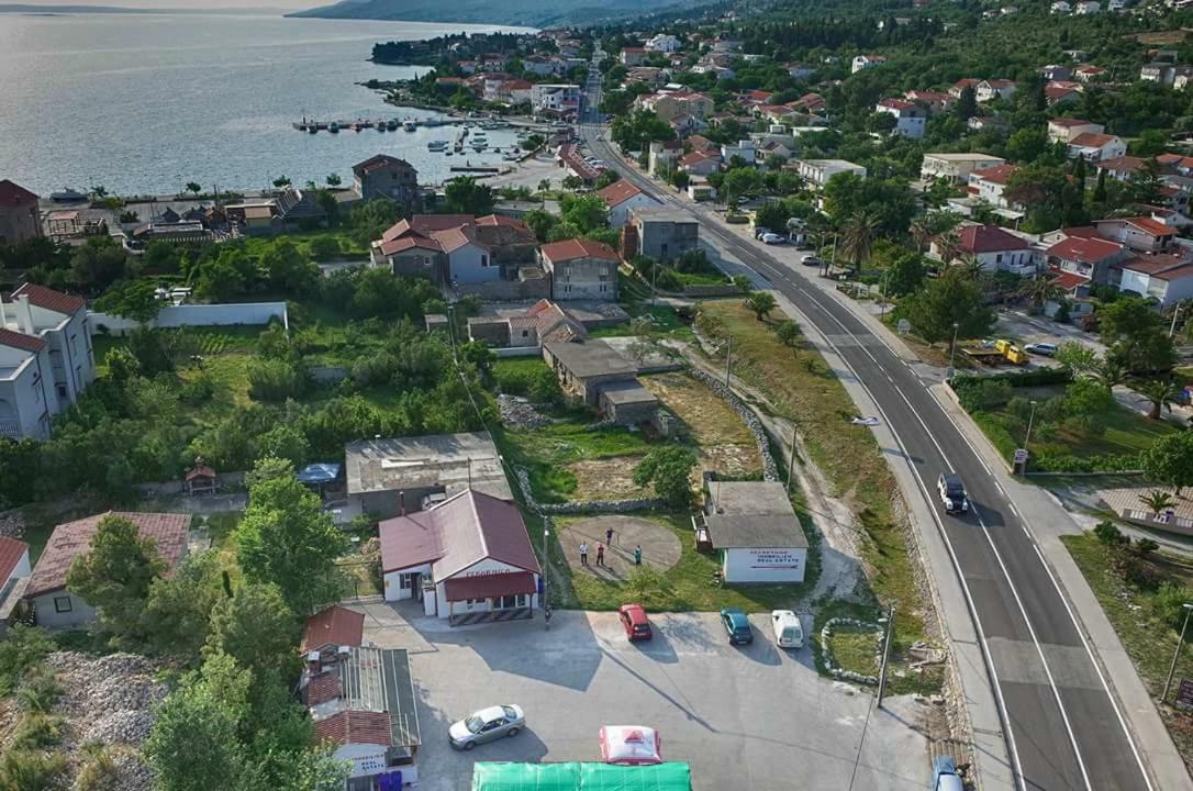 Apartments Viktorija Starigrad Paklenica Exteriör bild